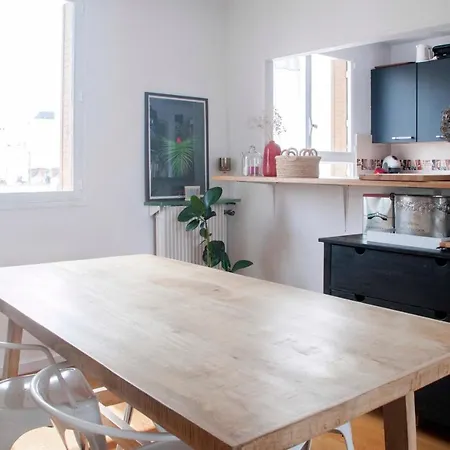 Spacious Apt With View On The Eiffel Tower *